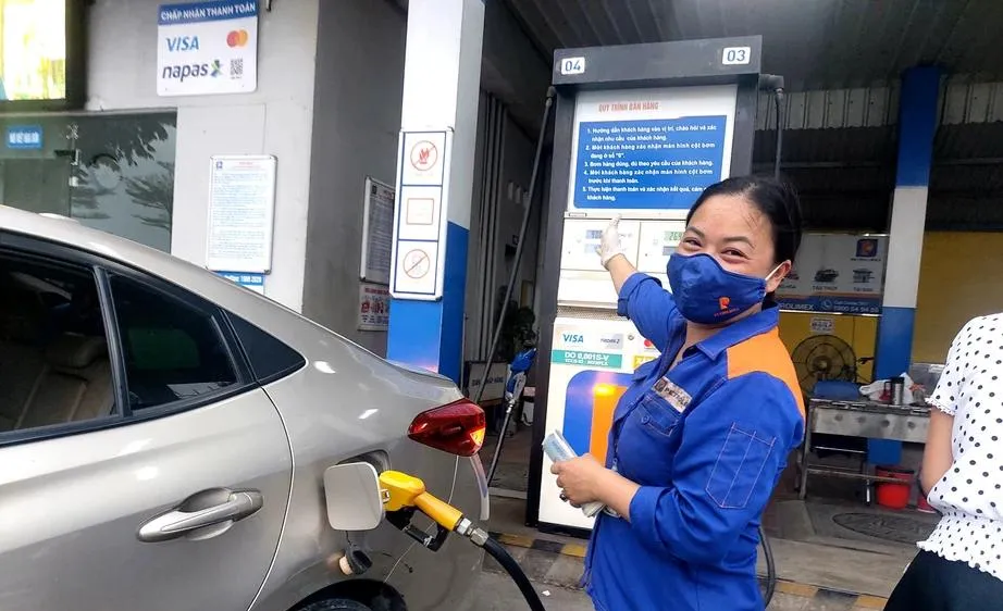 Giá xăng dầu đồng loạt giảm từ 15 giờ ngày 5-5