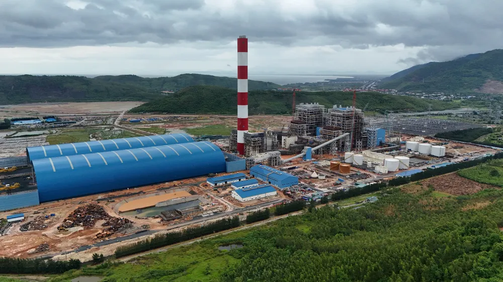 Đốt dầu lần đầu tại lò hơi của nhiệt điện Quảng Trạch I