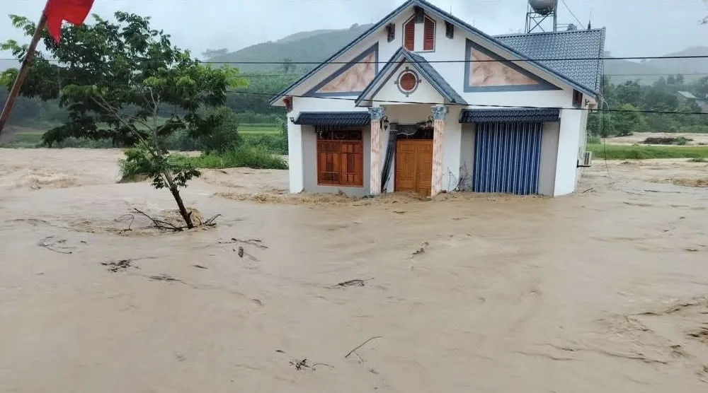 Chuyên gia khí tượng bác bỏ tin giả về bão Paolo