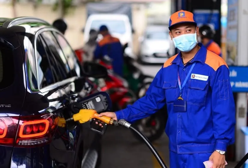 Giá xăng dầu đồng loạt giảm từ 15 giờ ngày 23-10