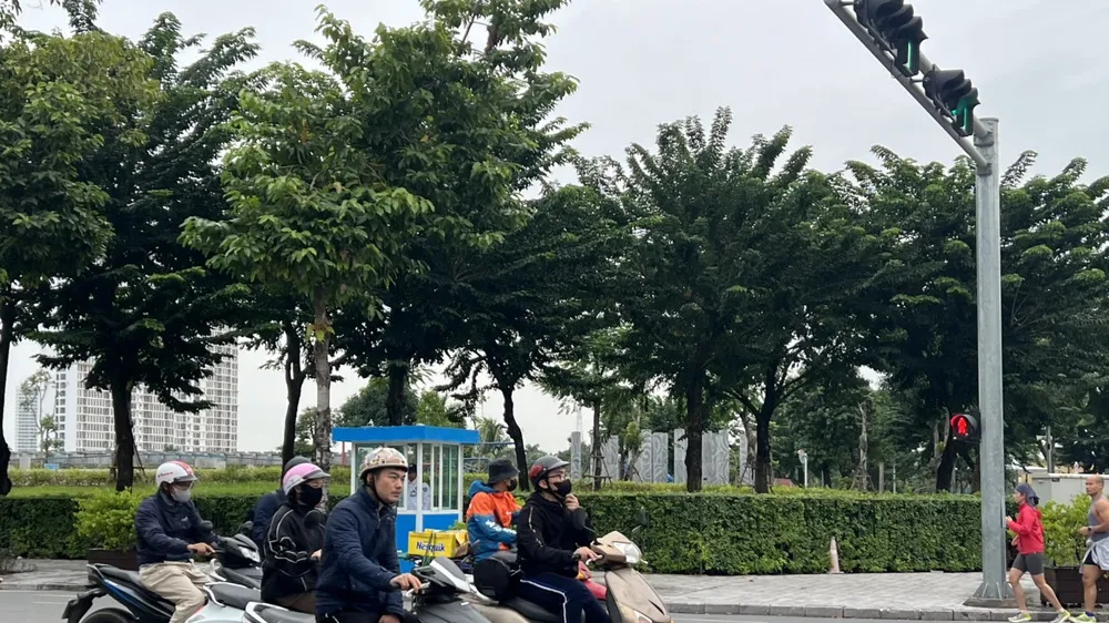 Miền Bắc vẫn lạnh, miền Nam chiều nay mưa gió cục bộ