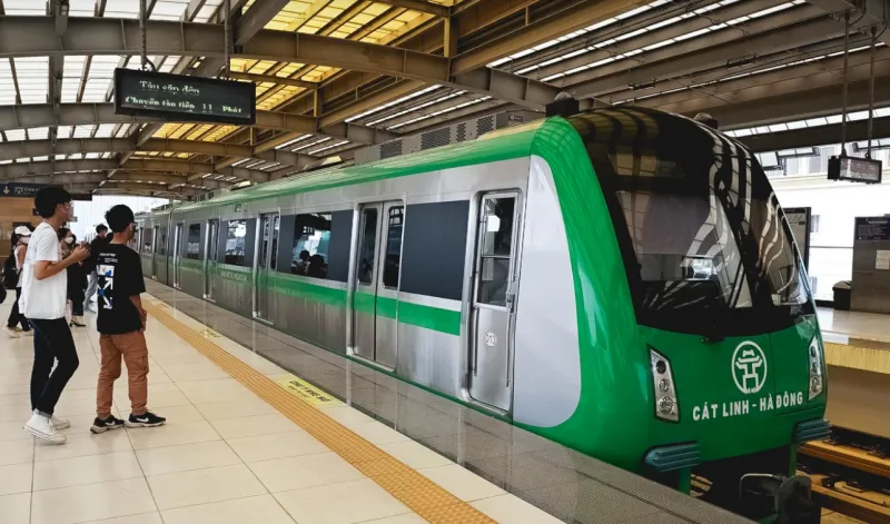 Hà Nội và TPHCM hướng đến “thành phố sạch” bằng lộ trình "siết khí thải"