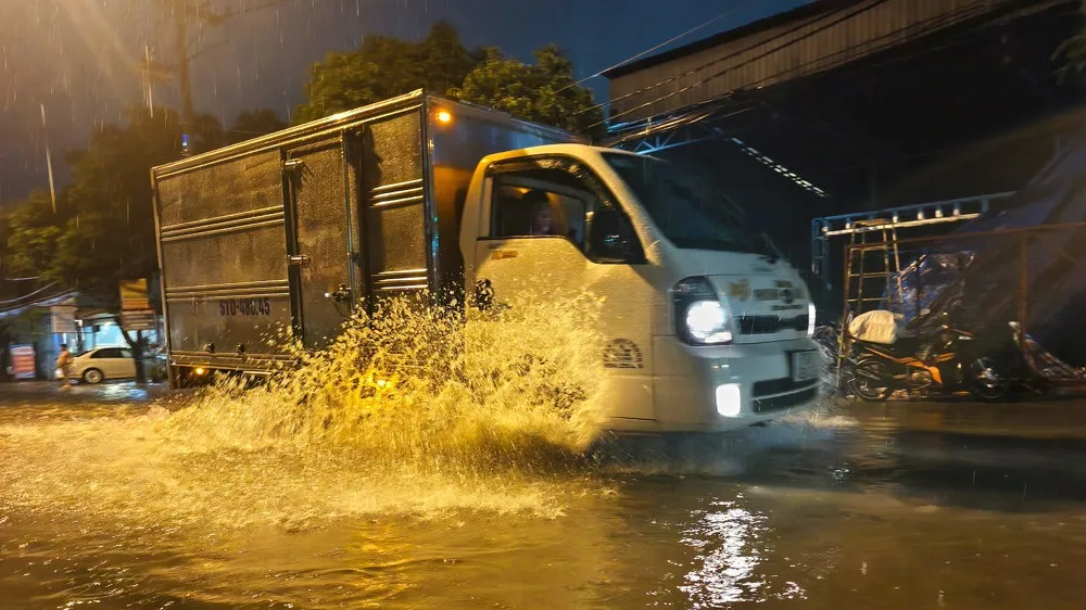 Đông Nam bộ giảm mưa, ĐBSCL mưa từ đêm đến sáng