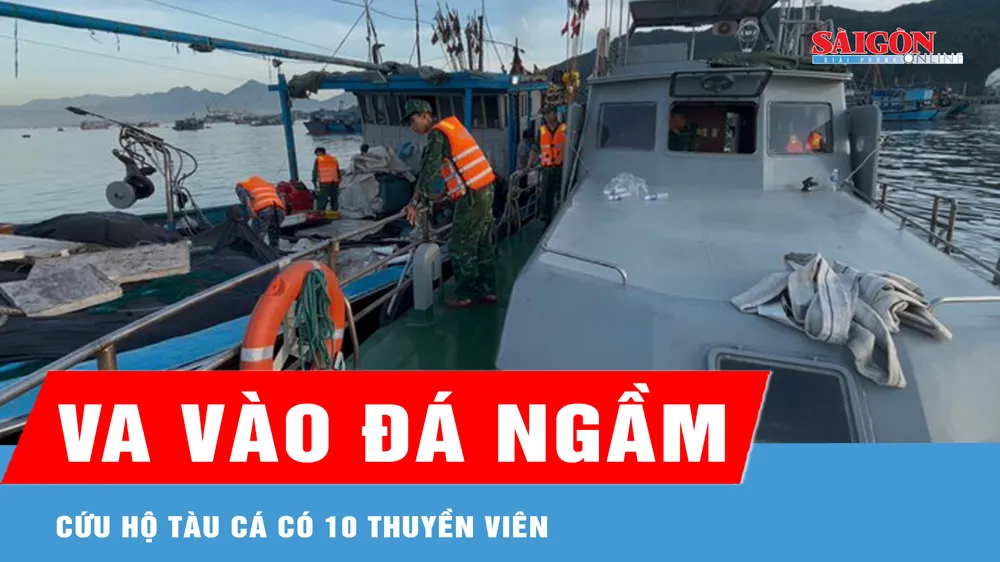  Cứu hộ tàu cá va vào đá ngầm, làm thủng vỏ tàu 