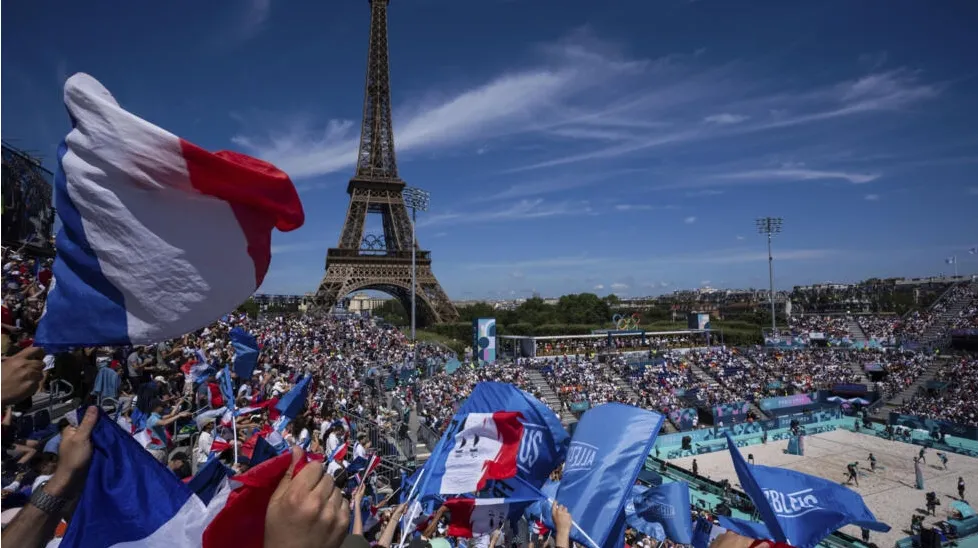 Lăng kính Paris 2024: Cơn sốt Olympic giúp tổng thống Pháp được… nghỉ ngơi