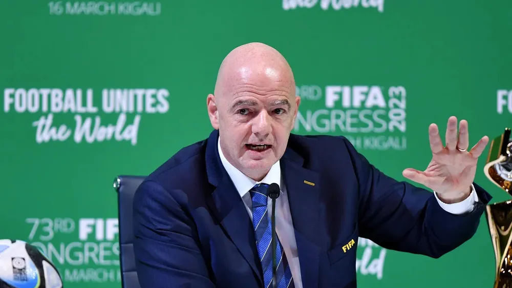 Lễ bốc thăm World Cup 2026 khu vực châu Âu được tổ chức trực tuyến, chủ tịch FIFA Gianni Infantino thở phào