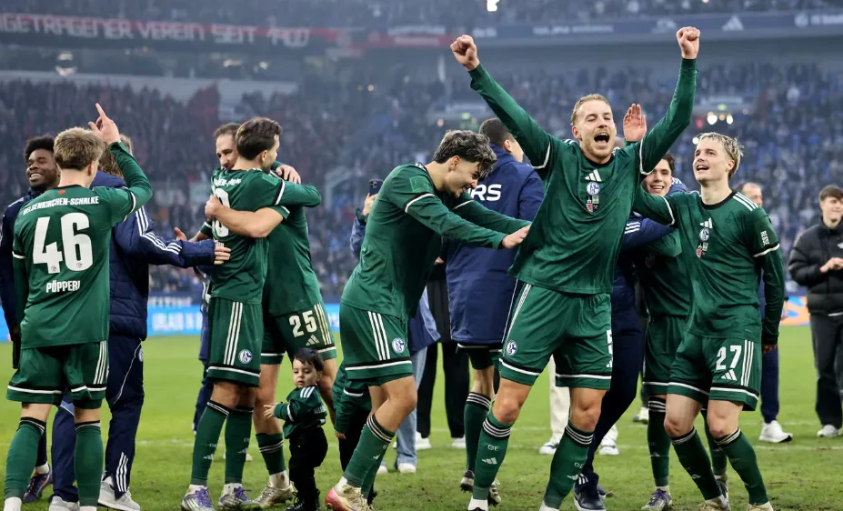 Schalke 04 trỗi dậy hay bí mật của bóng đá Đức
