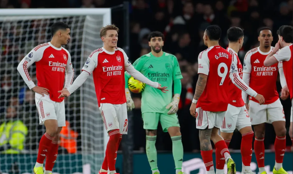 Khi những "Cyborg" Arsenal lỗi nhịp