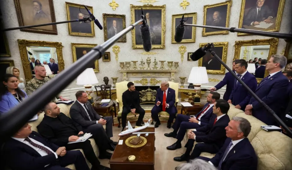Cuộc gặp giữa ông Trump và ông Zelensky ở Mỹ. Ảnh: CNN