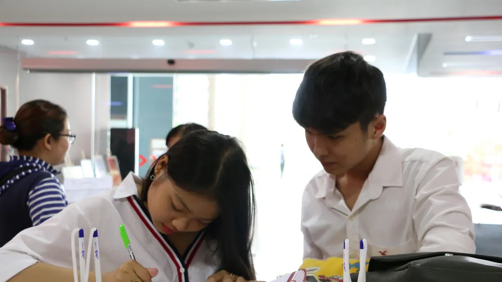 Thí sinh đăng ký xét tuyển vào trường Đại học Hồng Bàng