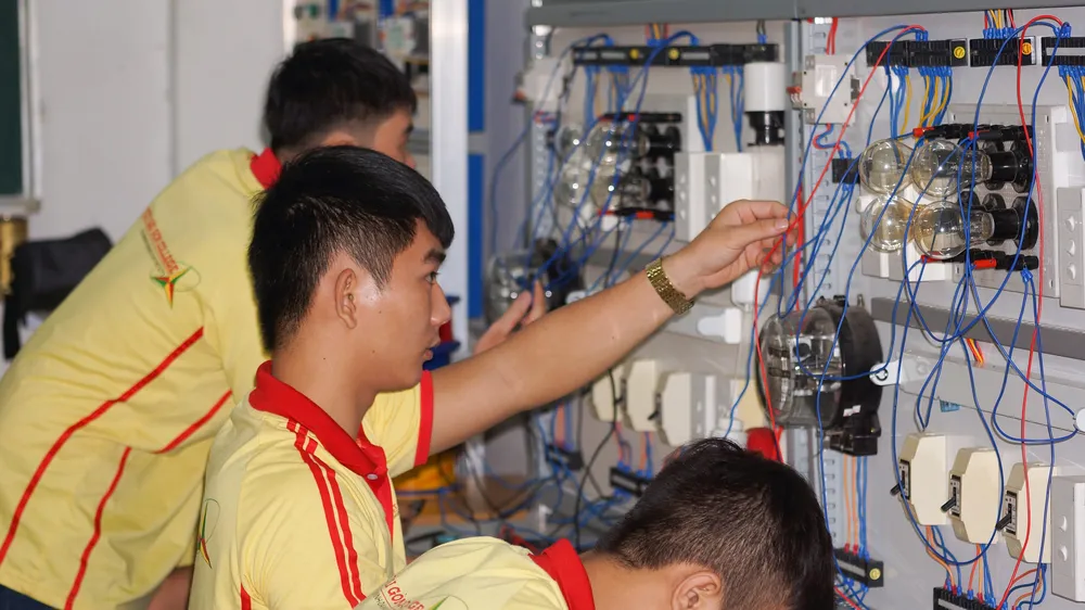 Từ thông tin “Giải cứu đào tạo nghề”: Đề nghị dừng tuyển bậc cao đẳng ở 45 trường đại học