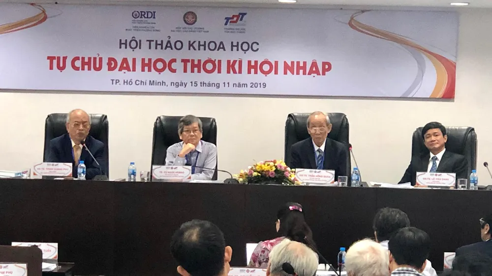 Tự chủ đại học dễ hay khó?