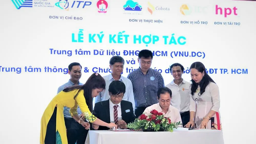 ĐH Quốc gia TPHCM và Sở GD-ĐT TPHCM ký kết hợp tác chuyển đổi số cho giáo dục phổ thông