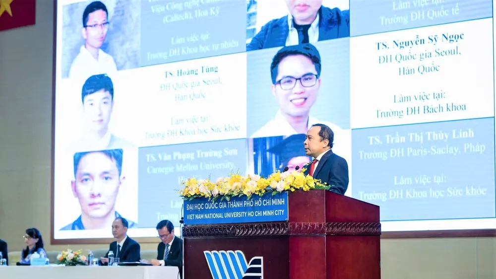 PGS-TS Vũ Hải Quân, Giám đốc ĐHQG TPHCM thông tin về các nhà khoa học trẻ được tuyển dụng