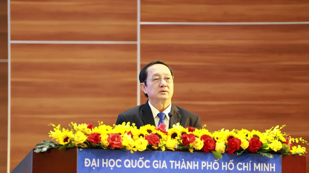 Phó Trưởng Ban Tuyên giáo và Dân vận Trung ương Huỳnh Thành Đạt phát biểu tại hội thảo