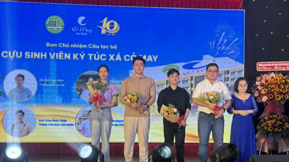 Ban chủ nhiệm câu lạc bộ KTX Cỏ May được ra mắt tại lễ kỷ niệm 10 nam thành lập