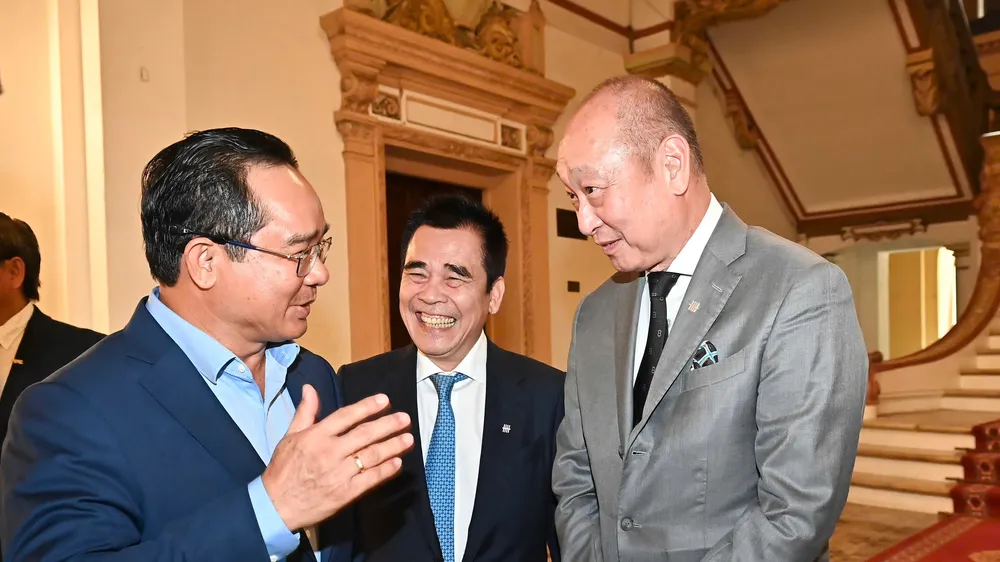 Đồng chí Nguyễn Văn Được, Phó Bí thư Thành ủy, Chủ tịch UBND TPHCM, tiếp ông Wee Ee Cheong, Phó Chủ tịch kiêm Tổng Giám đốc điều hành của Tập đoàn Ngân hàng United Overseas Bank (UOB). Ảnh: VIỆT DŨNG 