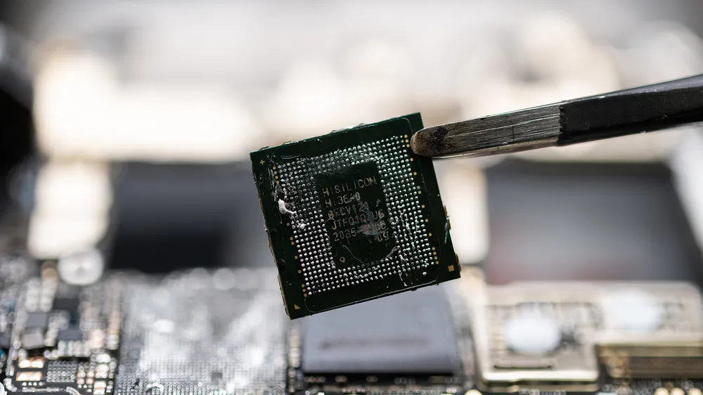 Sản xuất chip tại Trung Quốc. Ảnh: CFP