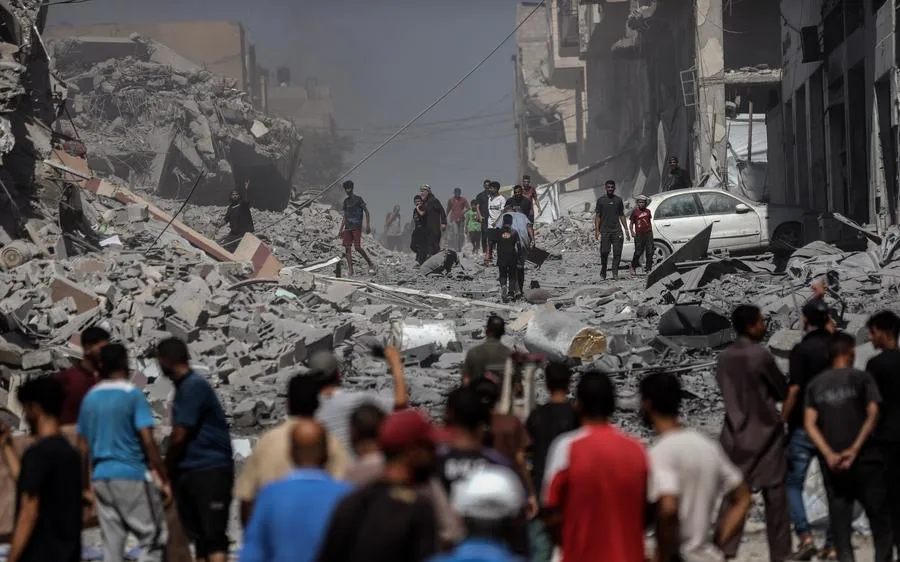 Hạ tầng tại Gaza bị hư hại sau các đợt không kích của Israel. Ảnh: XINHUA