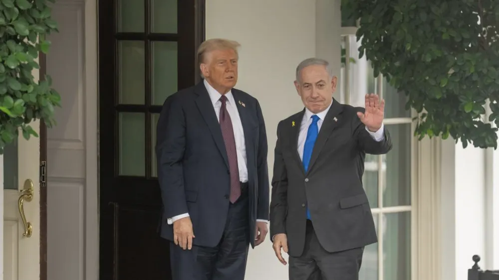 Tổng thống Mỹ Donald Trump và Thủ tướng Israel Benjamin Netanyahu. Ảnh: XINHUA 