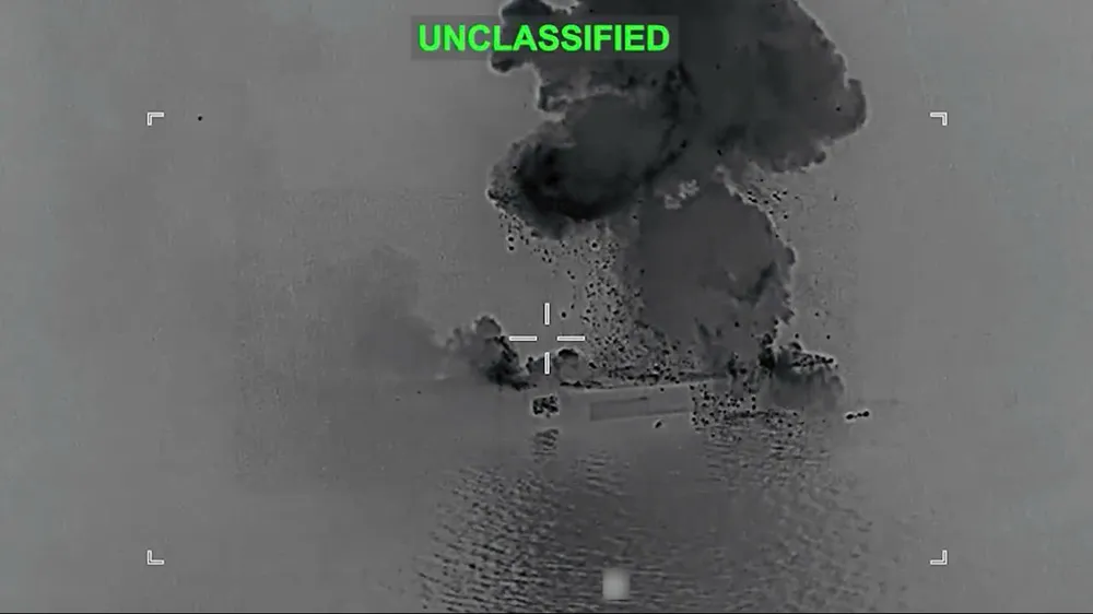 Một vụ tấn công tàu Iran do quân đội Mỹ thực hiện. Ảnh: U.S CENTRAL COMMAND