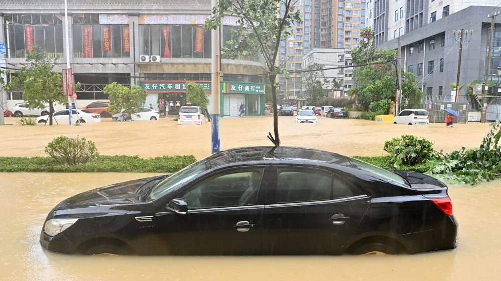 Mưa lớn gây ngập lụt tại Nam Ninh, Trung Quốc. Ảnh: XINHUA 
