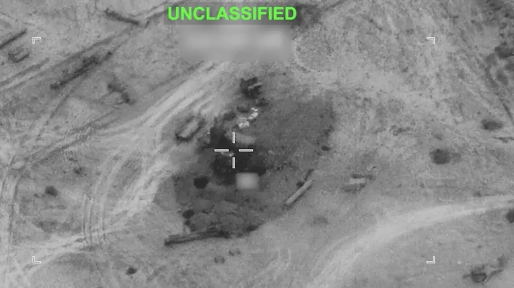 Ảnh chụp màn hình video cuộc không kích của Mỹ nhằm vào Iran, ngày 11-7. Ảnh: CENTCOM
