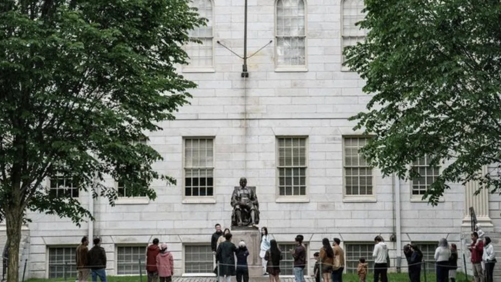 Khuôn viên Trường Đại học Cambridge, Massachusetts, Mỹ 