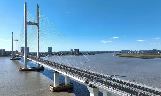 Cầu sông Áp Lục mới, nối thành phố Sinuiju (Triều Tiên) với Đan Đông (Trung Quốc). Ảnh: YONHAP