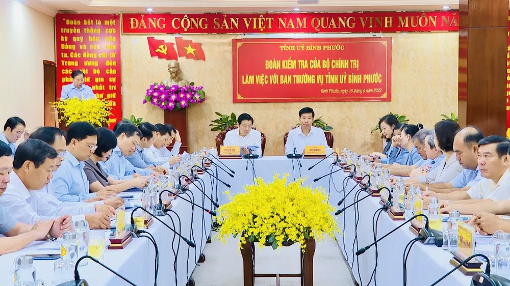 Công bố quyết định kiểm tra của Bộ Chính trị về công tác cán bộ đối với Ban Thường vụ Tỉnh ủy Bình Phước