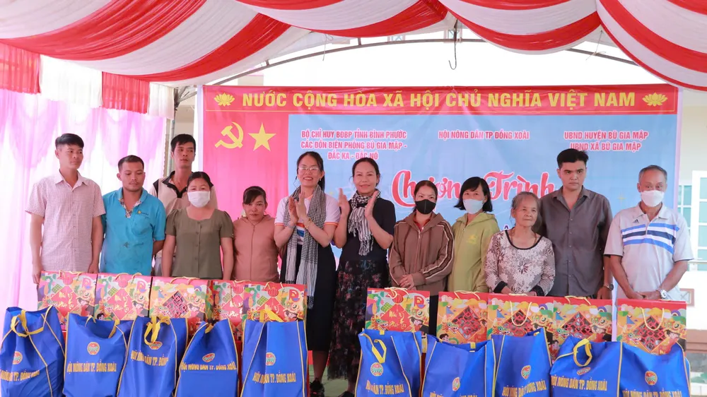 Bình Phước: Mang “Xuân biên phòng ấm lòng dân bản” đến người dân biên giới 