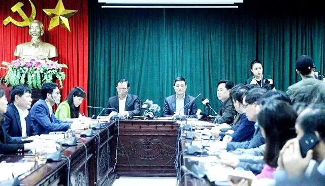 Lãnh đạo cục và lãnh đạo huyện đã nói gì tại cuộc họp báo vụ hàng trăm trẻ nhiễm sán heo?