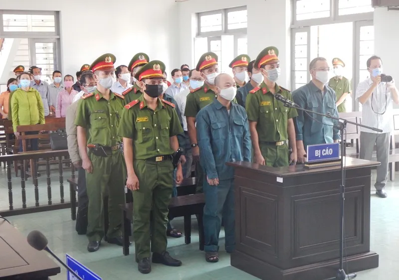 Toàn cảnh phiên tòa.