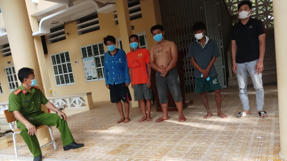 Hàng chục đối tượng nghiện ma túy tụ tập, la hét, đòi rời khu cách ly về nhà