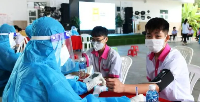 Những học sinh đầu tiên của tỉnh Ninh Thuận được tiêm vaccine Covid-19