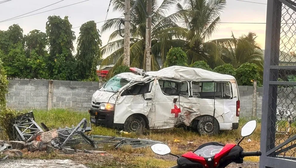 Xe cứu thương gặp tai nạn, một bệnh nhân tử vong, 5 người bị thương