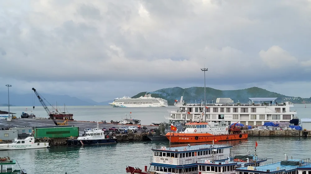 Cảng Nha Trang tạm dừng đón tàu nội địa trong 6 tháng