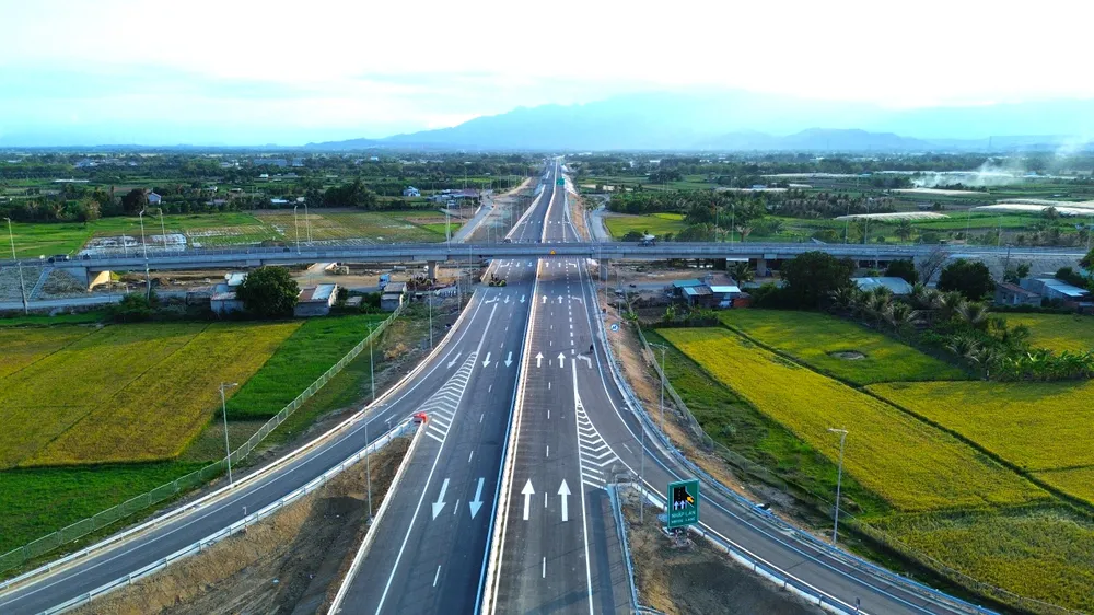 Thủ tướng Phạm Minh Chính dự khánh thành cao tốc Cam Lâm - Vĩnh Hảo