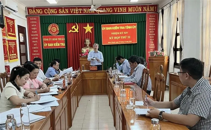Liên quan đến các gói thầu AIC, Ủy ban Kiểm tra Tỉnh ủy Bình Thuận đã nhiều lần tổ chức các cuộc họp xem xét, quyết định thi hành kỷ luật các tổ chức, cá nhân vi phạm. Ảnh: Ủy ban Kiểm tra Tỉnh ủy Bình Thuận