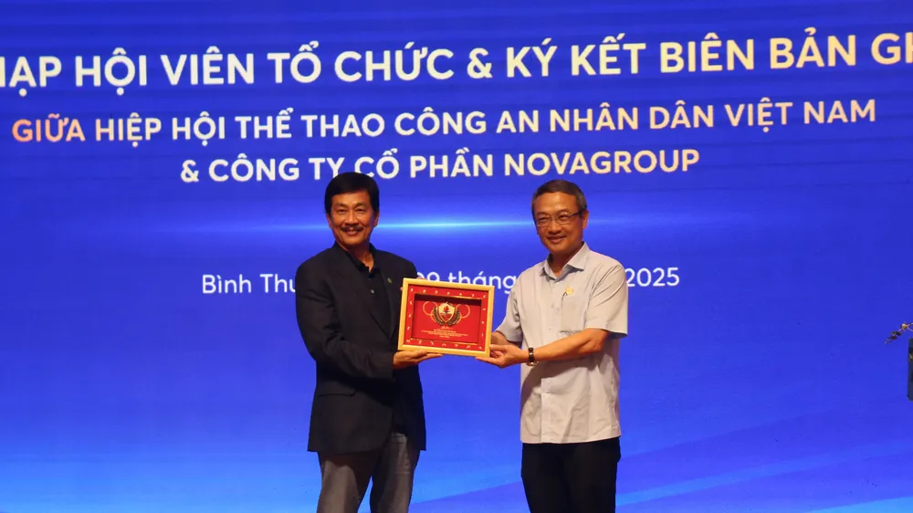 Ông Bùi Thành Nhơn, Nhà sáng lập, Chủ tịch NovaGroup và đại diện Hiệp hội Thể thao CAND tại sự kiện