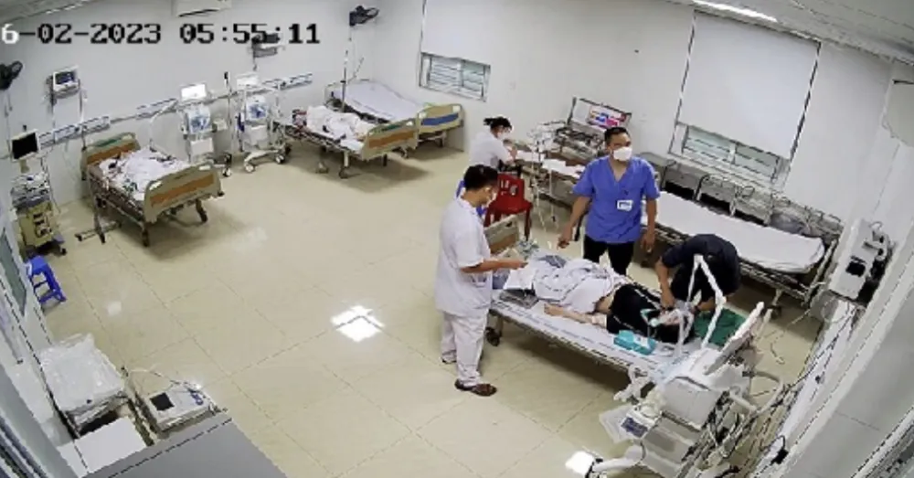 Nhà mất điện, 3 cha con ngủ trong ô tô và gặp nạn 
