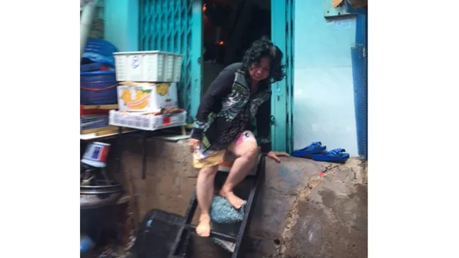 Phía sau bức tường bô rác và chốt dân phòng