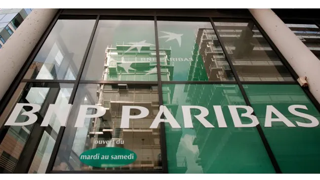 Pháp: Một ngân hàng bị phạt hơn 200 triệu USD