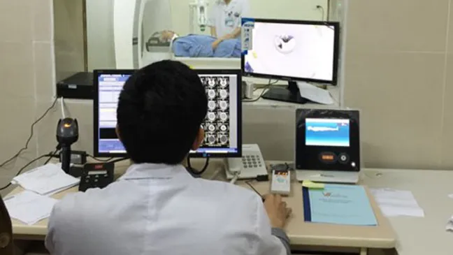 Chấn chỉnh lạm dụng thiết bị y tế xã hội hóa 