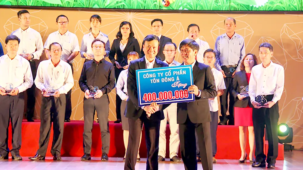 Ủng hộ Quỹ Bảo trợ trẻ em Bình Dương 400 triệu đồng