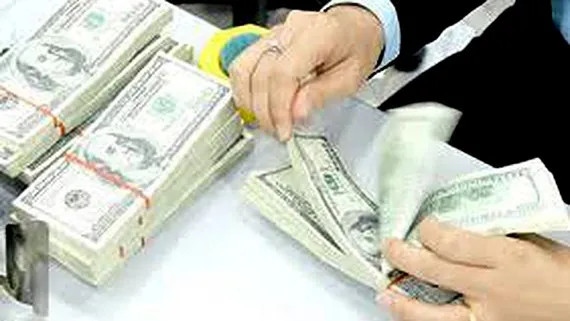USD tự do vọt lên 23.450 đồng/USD