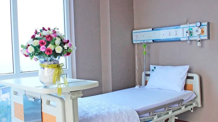 Đi nước ngoài chữa bệnh, thanh toán BHYT ra sao?