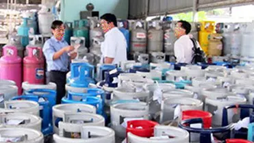Triệt phá cơ sở sang chiết gas lậu quy mô lớn