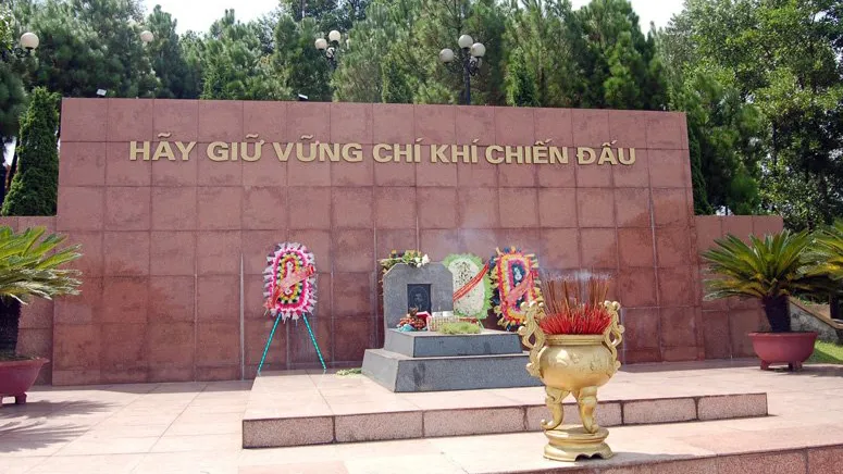 Dâng hương tưởng niệm cố Tổng Bí thư Trần Phú