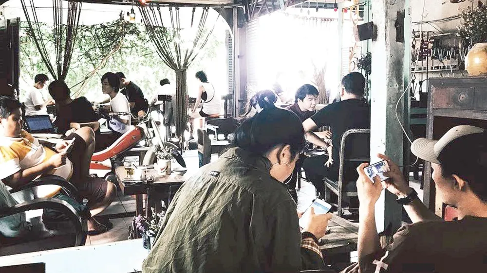 Không gian quán xưa thu hút nhiều bạn trẻ tìm đến
